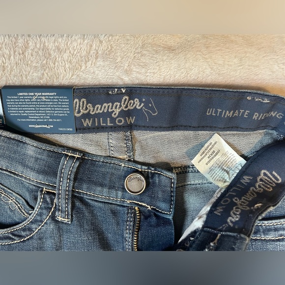 NWT wrangler riding jeans - Picture 2 of 4
